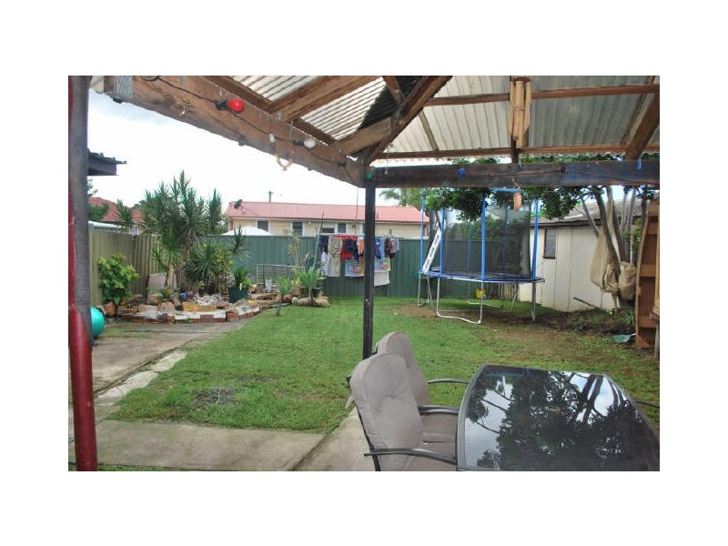 39 Eleebana Crescent, Koonawarra NSW 2530