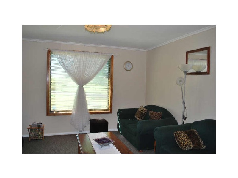 3 Elouera Street, Lake Illawarra NSW 2528