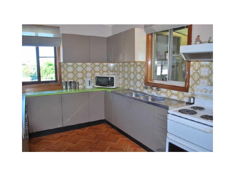 3 Elouera Street, Lake Illawarra NSW 2528