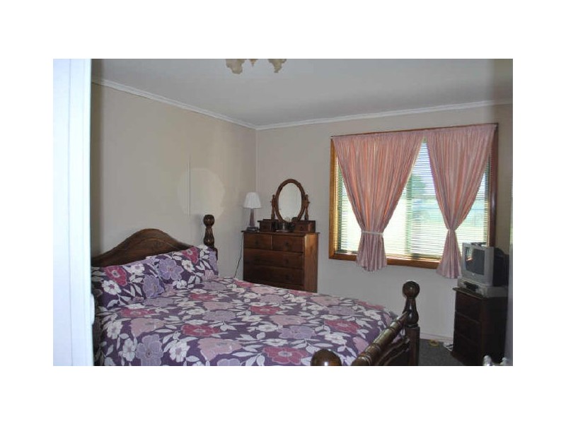 3 Elouera Street, Lake Illawarra NSW 2528