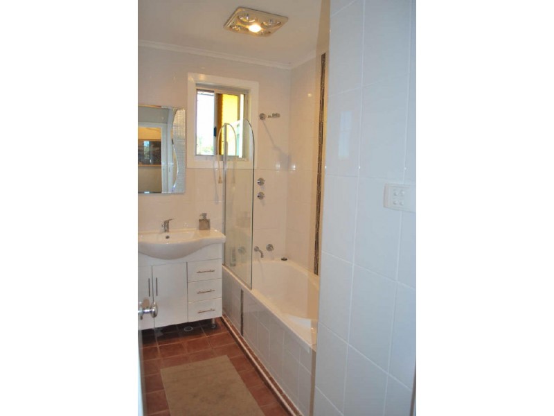 3 Elouera Street, Lake Illawarra NSW 2528