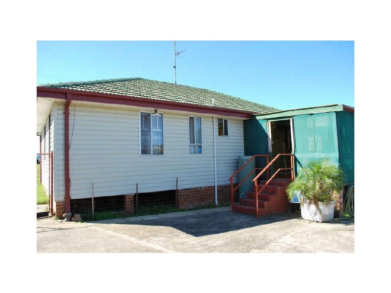 3 Elouera Street, Lake Illawarra NSW 2528