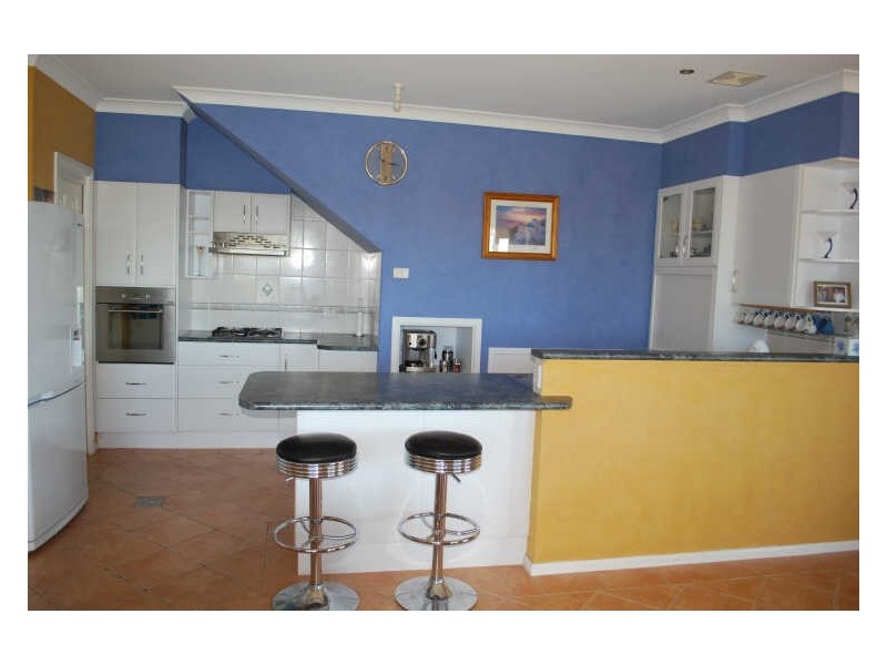 6 Mundoonen Crescent, Horsley NSW 2530