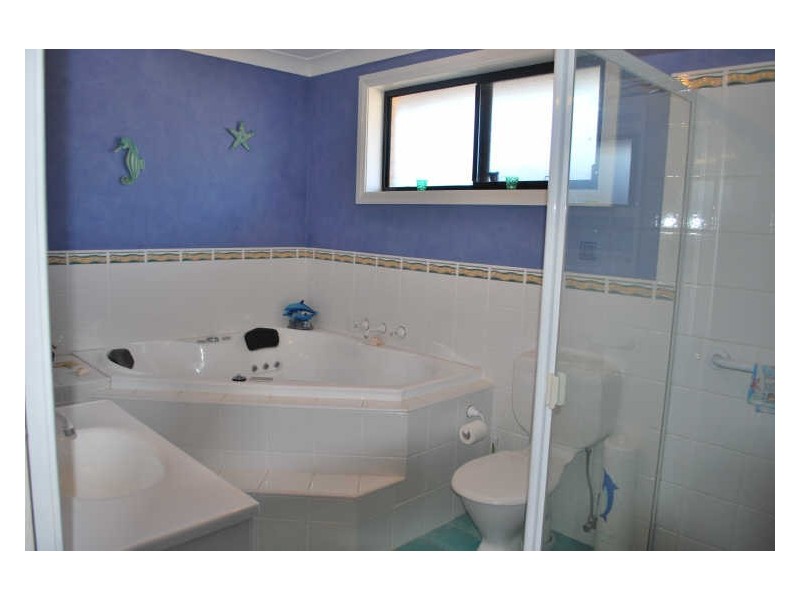 6 Mundoonen Crescent, Horsley NSW 2530