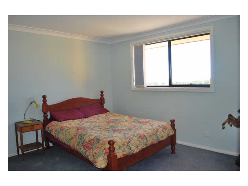 6 Mundoonen Crescent, Horsley NSW 2530