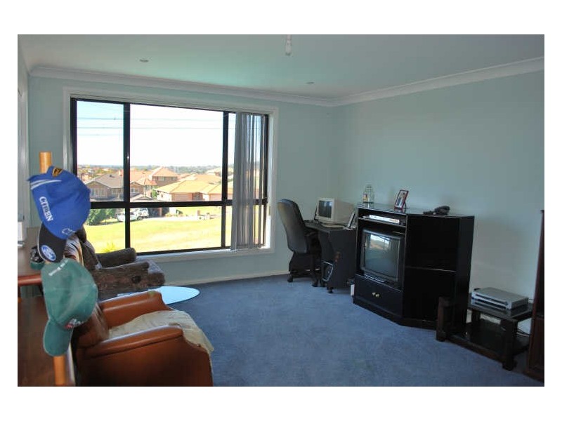 6 Mundoonen Crescent, Horsley NSW 2530