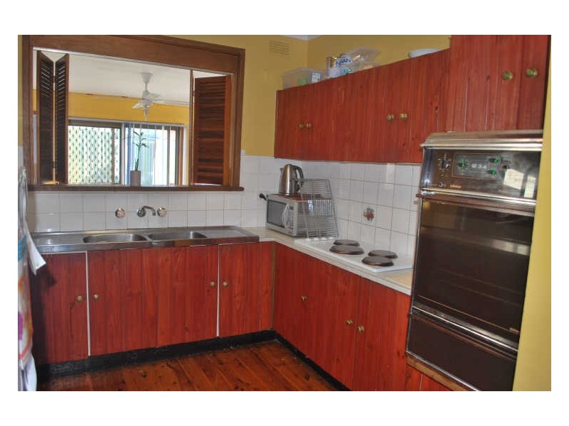 18 Marchant Crescent, Mount Warrigal NSW 2528