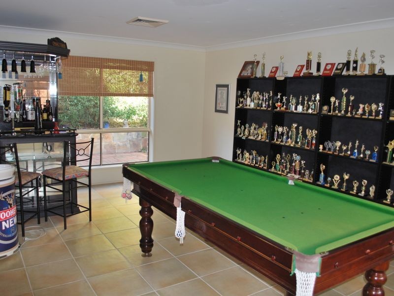6 Highcroft Boulevard, Horsley NSW 2530