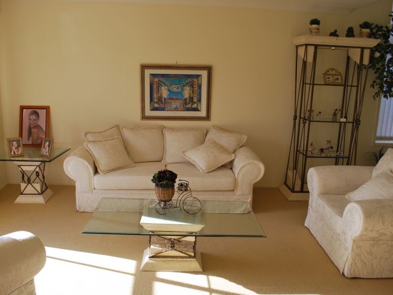 6 Highcroft Boulevard, Horsley NSW 2530