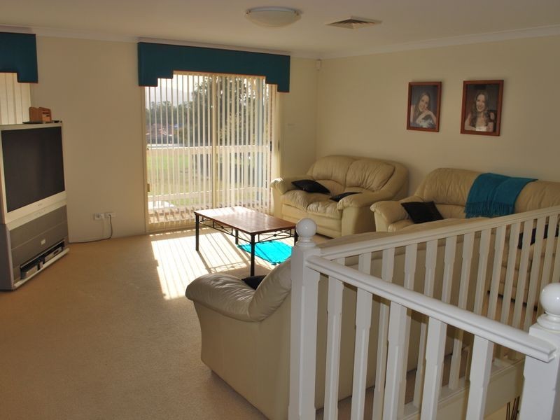 6 Highcroft Boulevard, Horsley NSW 2530