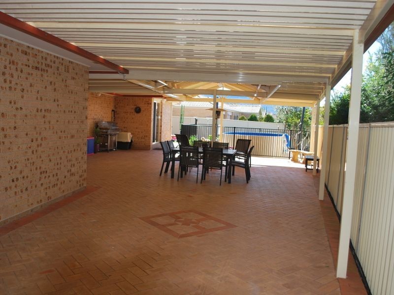 4 Goodman Place, Horsley NSW 2530