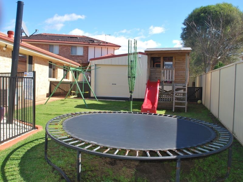 4 Goodman Place, Horsley NSW 2530
