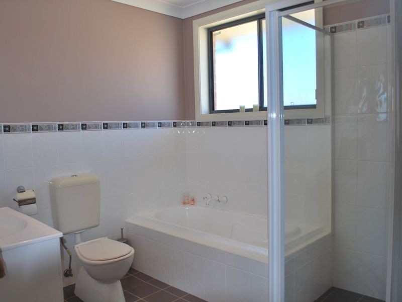 2 Clermont Crescent, Albion Park NSW 2527