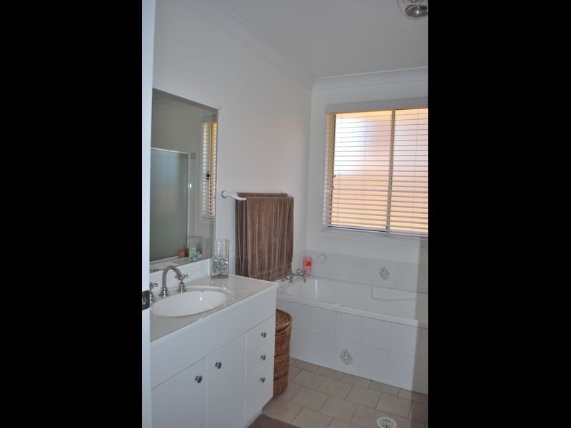 4 Goodman Place, Horsley NSW 2530
