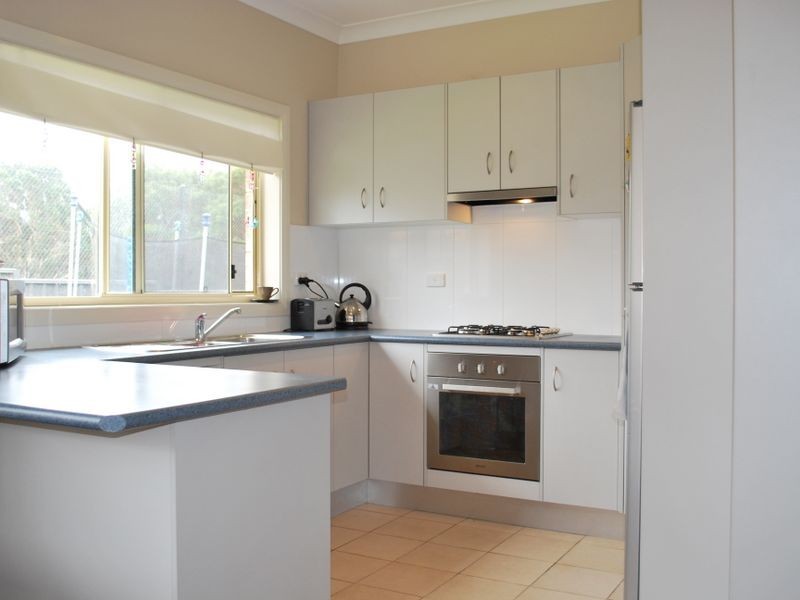 13/4 Forest Grove Drive, Kanahooka NSW 2530