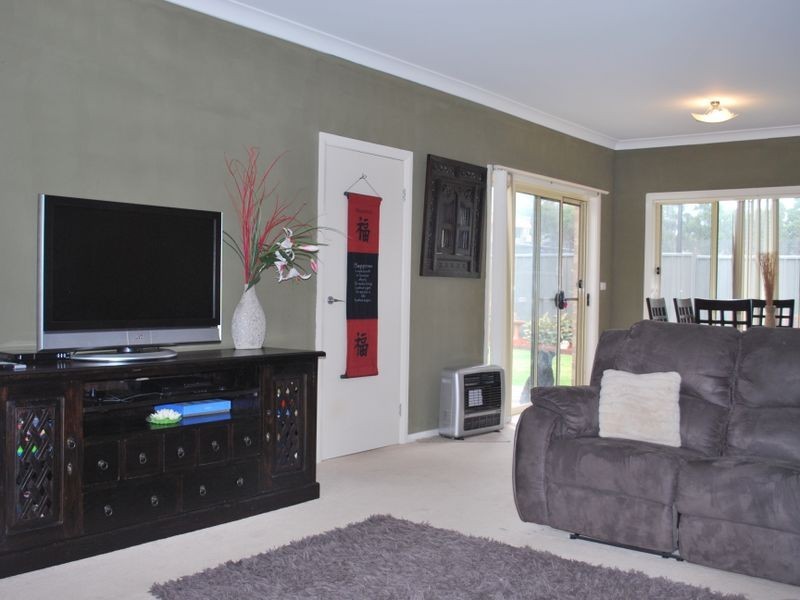 13/4 Forest Grove Drive, Kanahooka NSW 2530