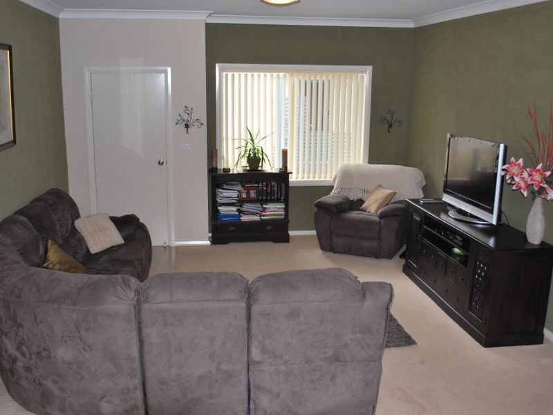 13/4 Forest Grove Drive, Kanahooka NSW 2530