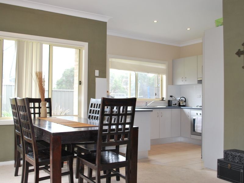 13/4 Forest Grove Drive, Kanahooka NSW 2530