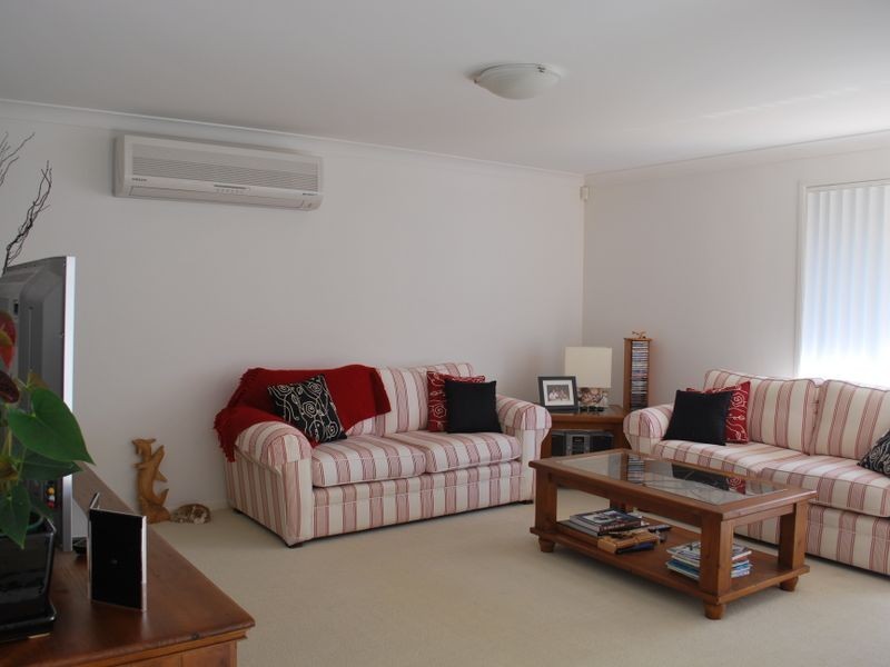 4 Weston Place, Horsley NSW 2530