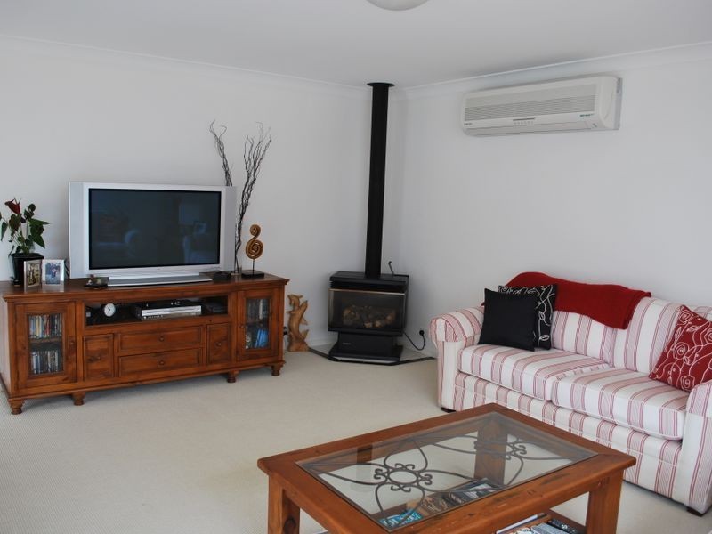 4 Weston Place, Horsley NSW 2530