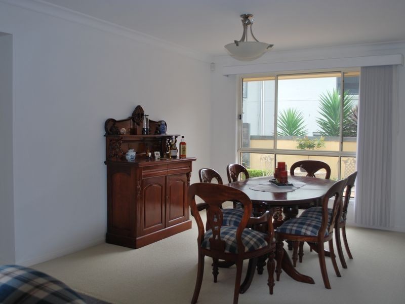 4 Weston Place, Horsley NSW 2530