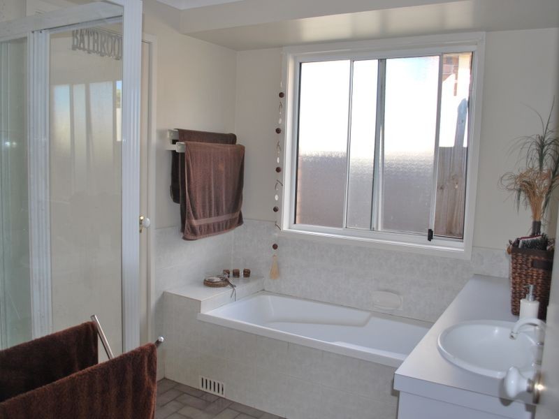 20 Golden Grove, Albion Park NSW 2527