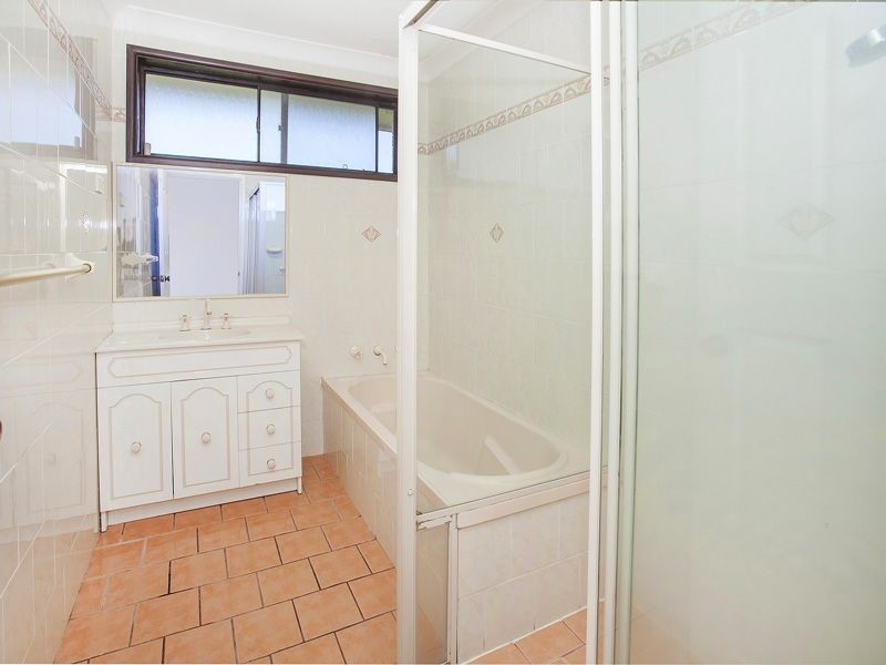 34 Oak Street, Albion Park Rail NSW 2527