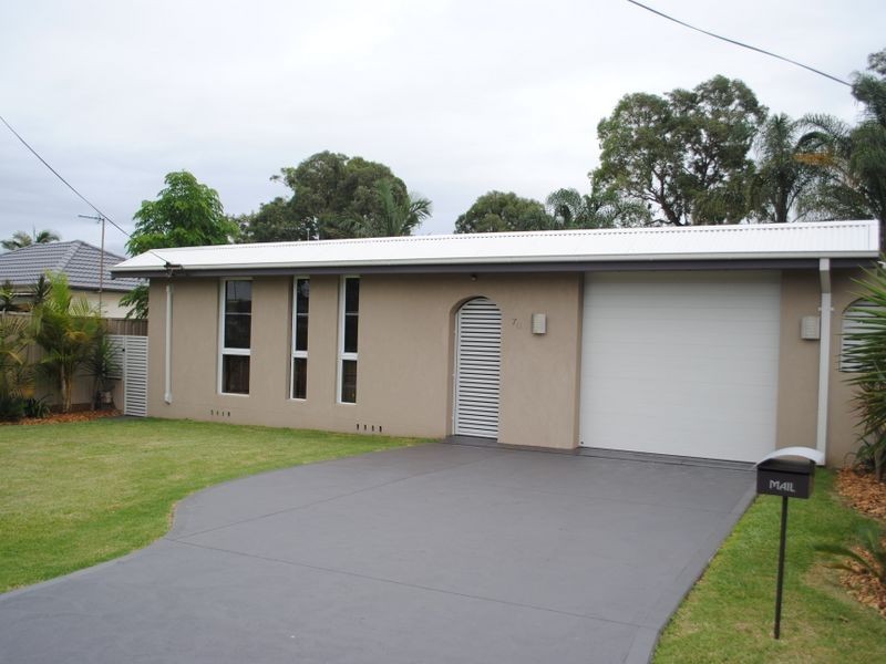 70 Barton Street, Oak Flats NSW 2529