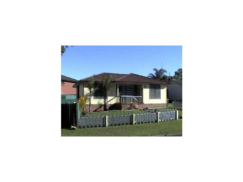 10 Glenora Place, Koonawarra NSW 2530