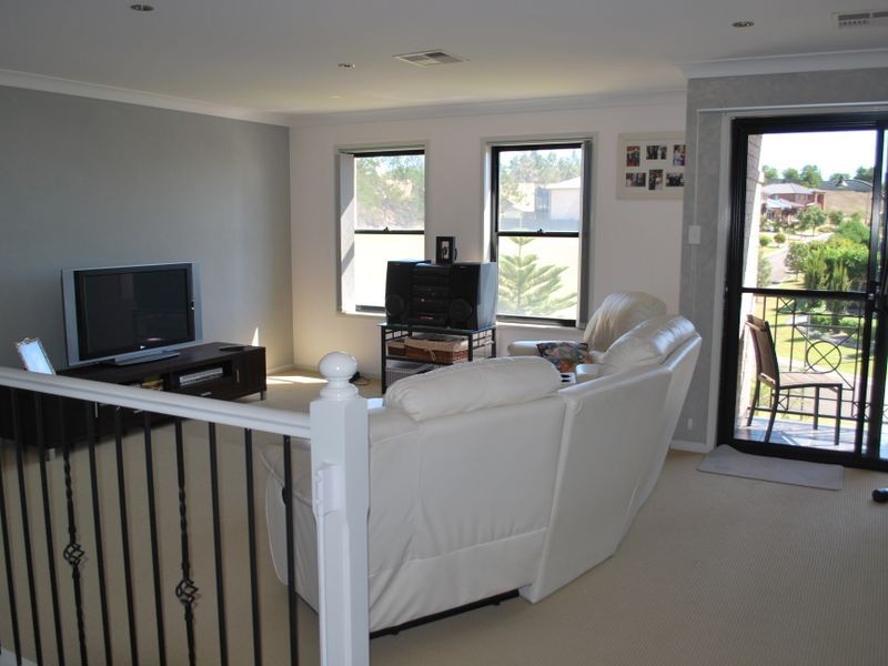 1 Creole Place, Haywards Bay NSW 2530