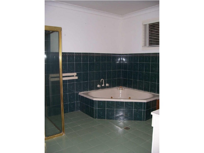 11 Lobelia Street, Albion Park Rail NSW 2527