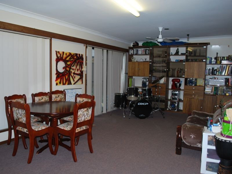 6 Howell Avenue, Kanahooka NSW 2530