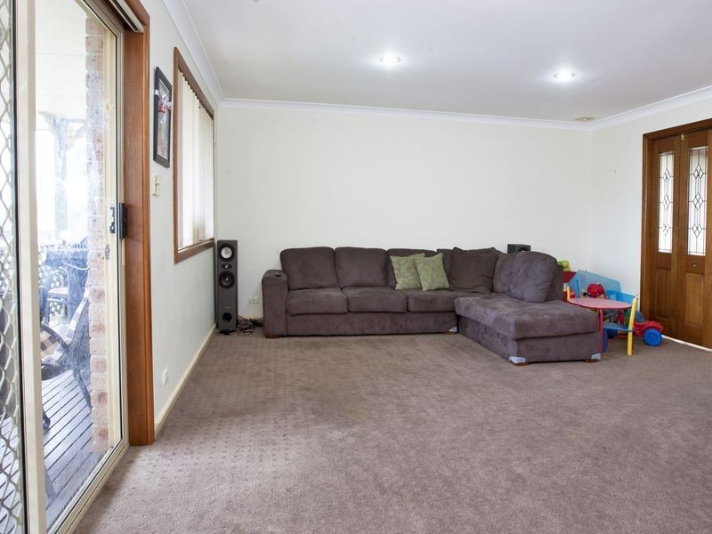 2 Darly Avenue, Kanahooka NSW 2530