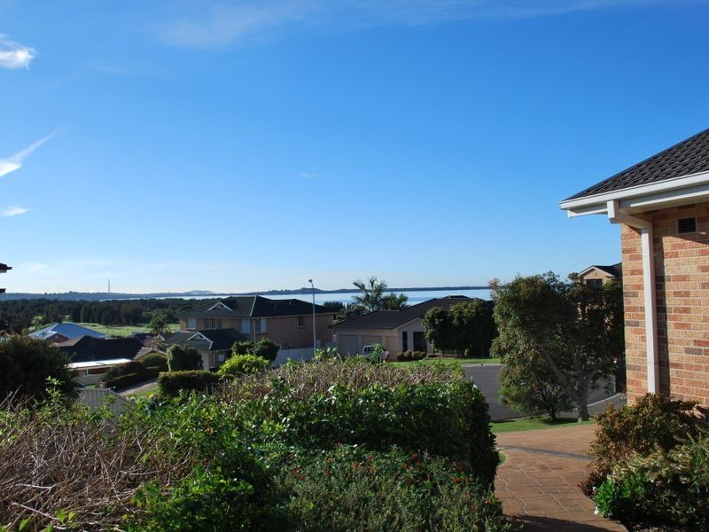 10 Orpheus Close, Kanahooka NSW 2530