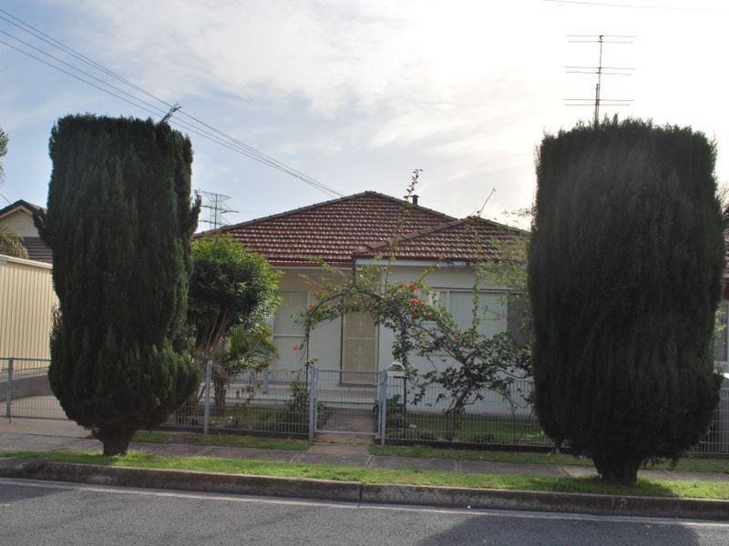 12 Merrett Avenue, Cringila NSW 2502