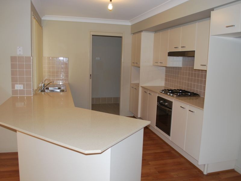 8 Hubbard Avenue, Horsley NSW 2530