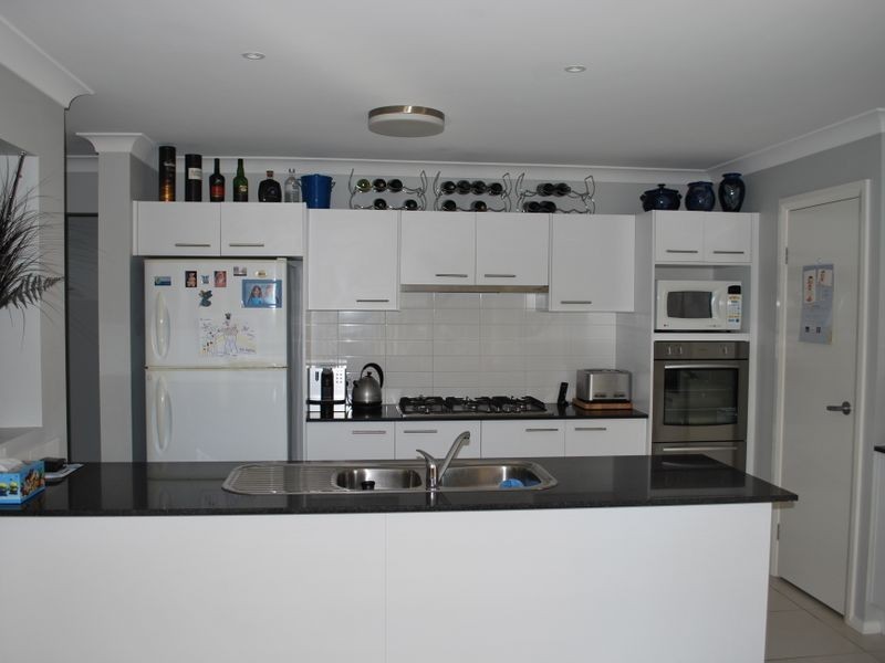 28 Athanlin Avenue, Haywards Bay NSW 2530