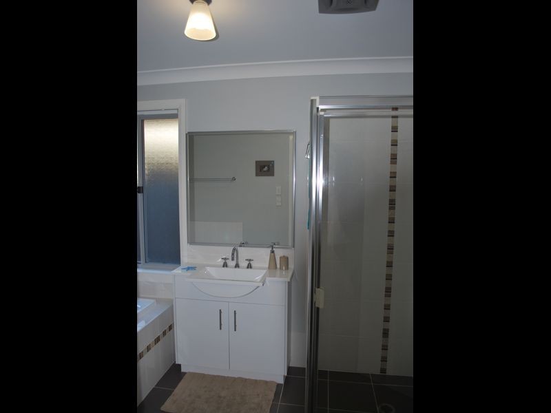 28 Athanlin Avenue, Haywards Bay NSW 2530