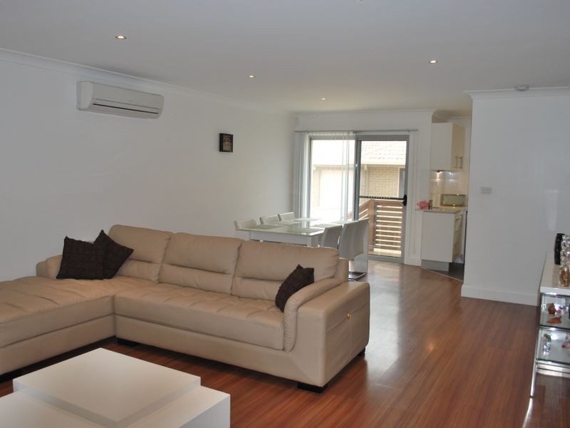 2/53 Cabernet Drive, Dapto NSW 2530