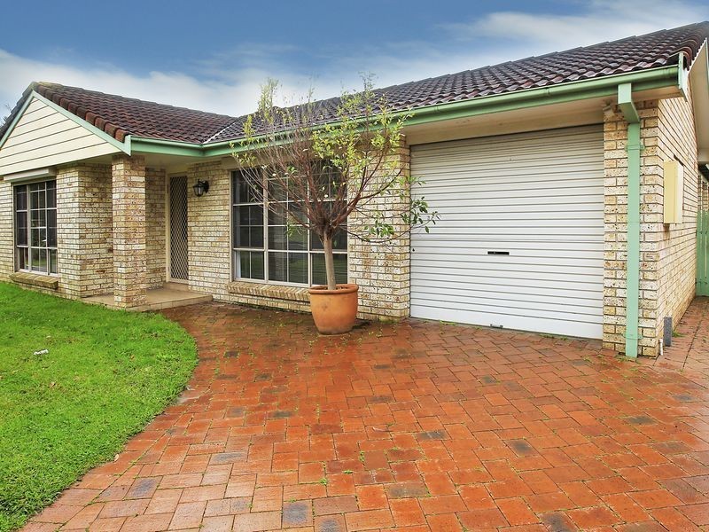 10 Ribbonwood Place, Albion Park Rail NSW 2527