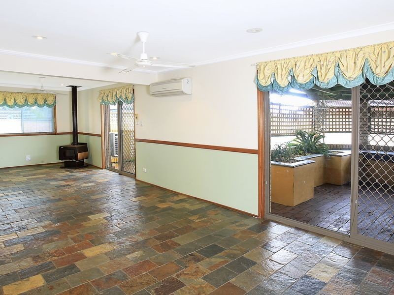 10 Ribbonwood Place, Albion Park Rail NSW 2527