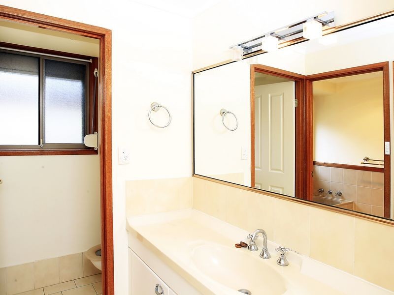 10 Ribbonwood Place, Albion Park Rail NSW 2527