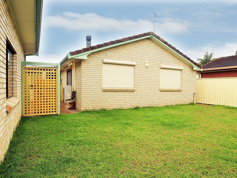 10 Ribbonwood Place, Albion Park Rail NSW 2527