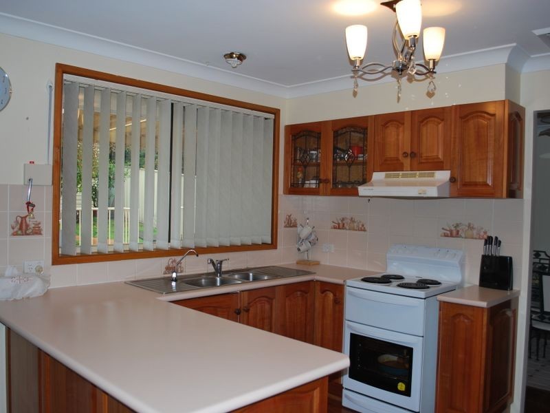 15 Lucas Drive, Horsley NSW 2530