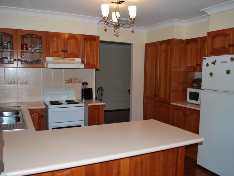 15 Lucas Drive, Horsley NSW 2530