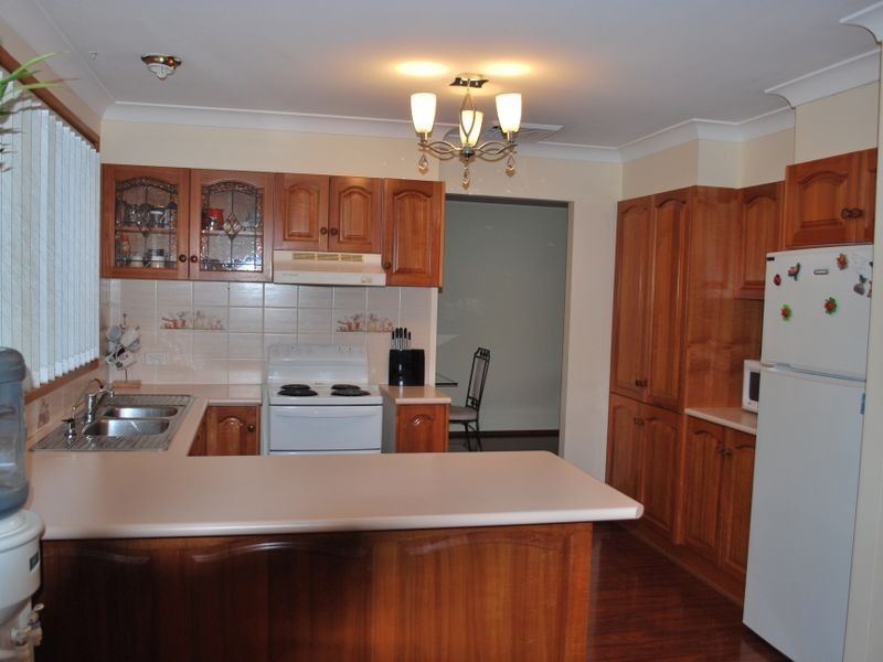 15 Lucas Drive, Horsley NSW 2530