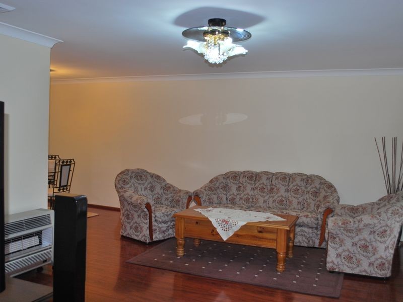 15 Lucas Drive, Horsley NSW 2530