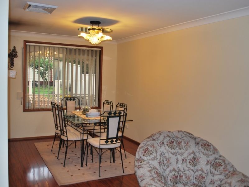 15 Lucas Drive, Horsley NSW 2530