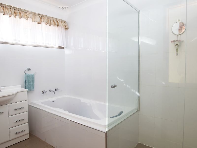 36 Rushton Drive, Kanahooka NSW 2530