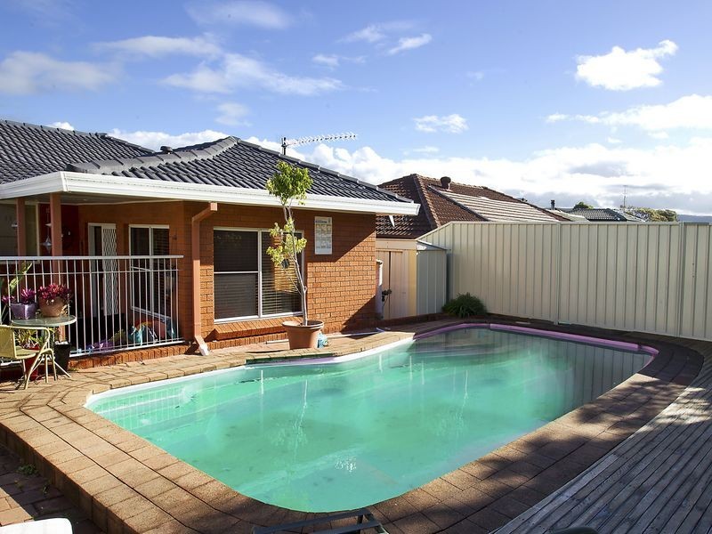 36 Rushton Drive, Kanahooka NSW 2530